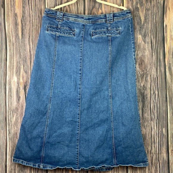 On Trend Denim Skirt - Picture 6 of 11